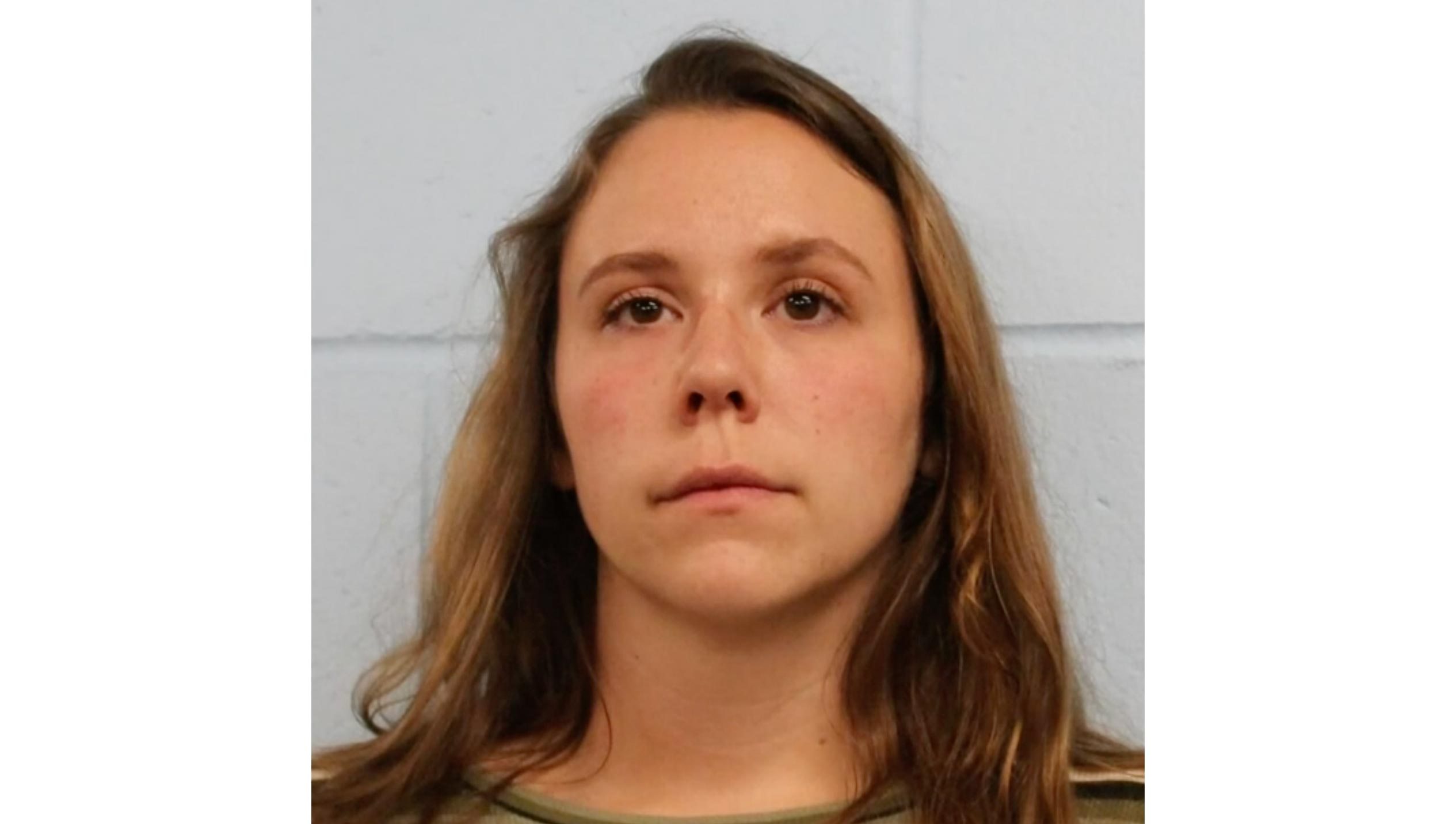 Elementary Teacher Who Sent Teen 35K Texts in 3 Months Cries in Court