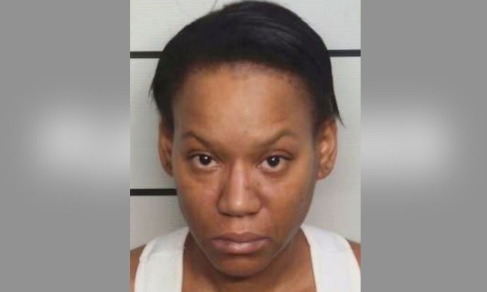 Woman Injured 3 Kids After Crashing Into a Tree, Admitted to Drinking