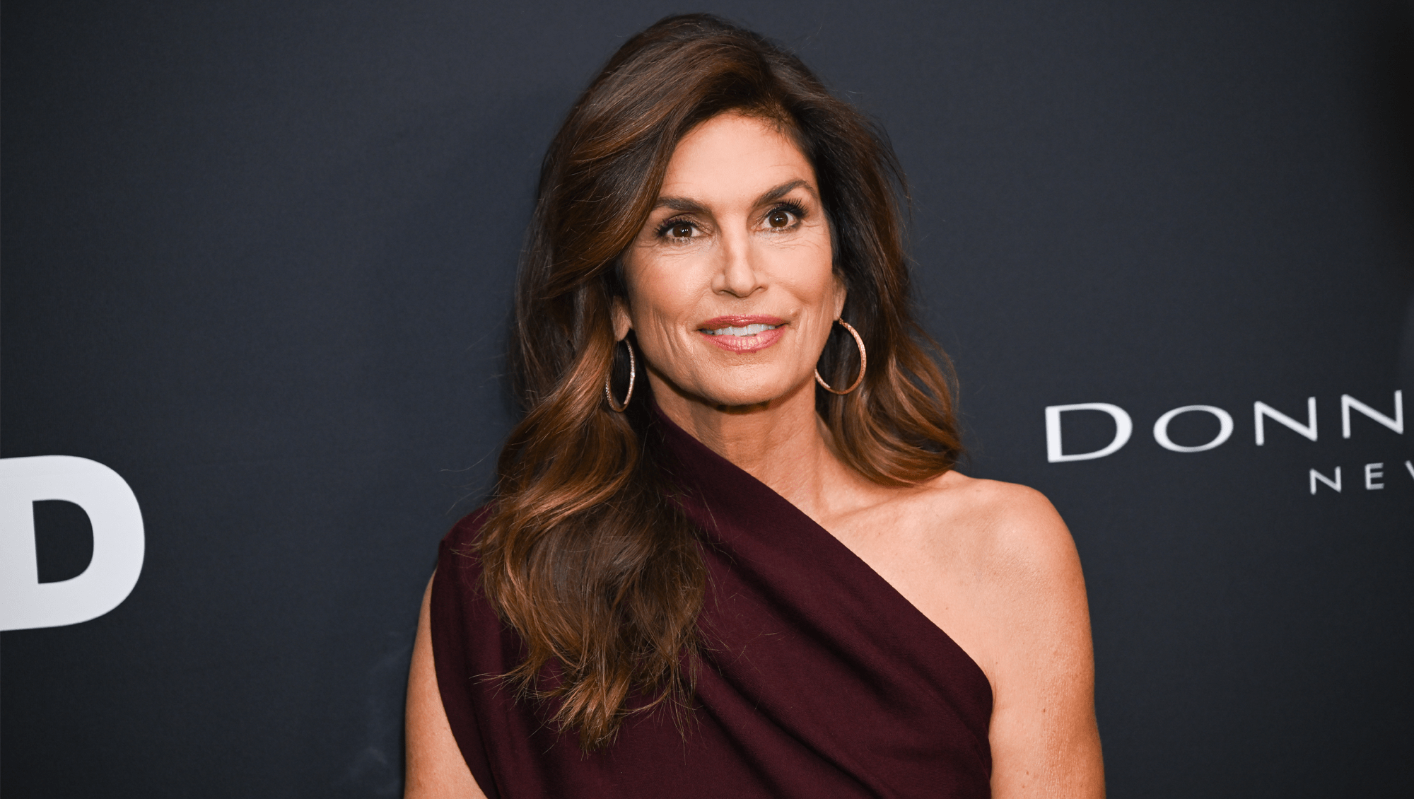 Cindy Crawford's Slouchy Tote is the Perfect Work-to-Travel Style