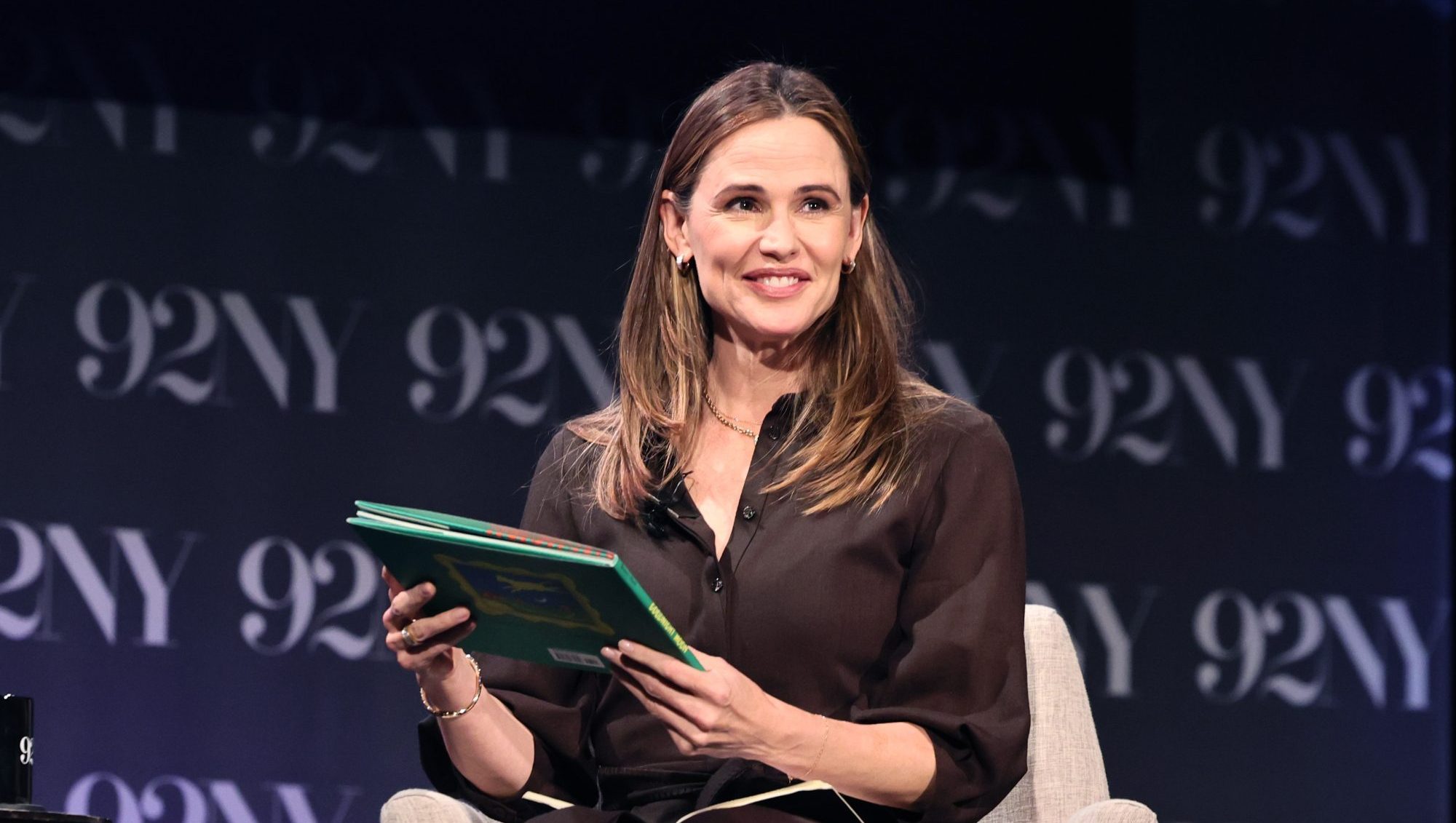 Jennifer Garner’s Chic Maxi Dress Style Is Flattering on Everyone