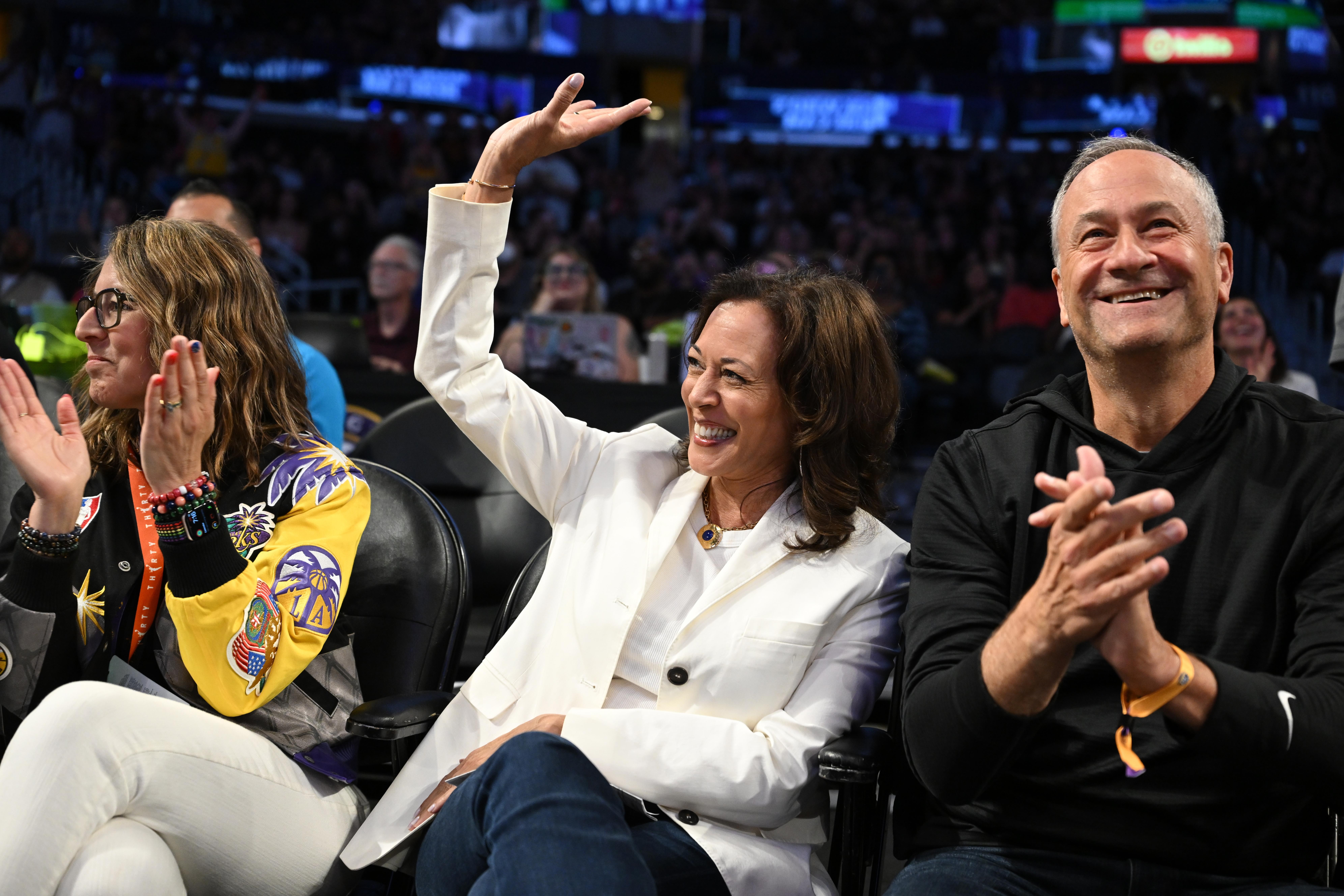 The quiet campaign to stop Kamala 2028 is growing louder