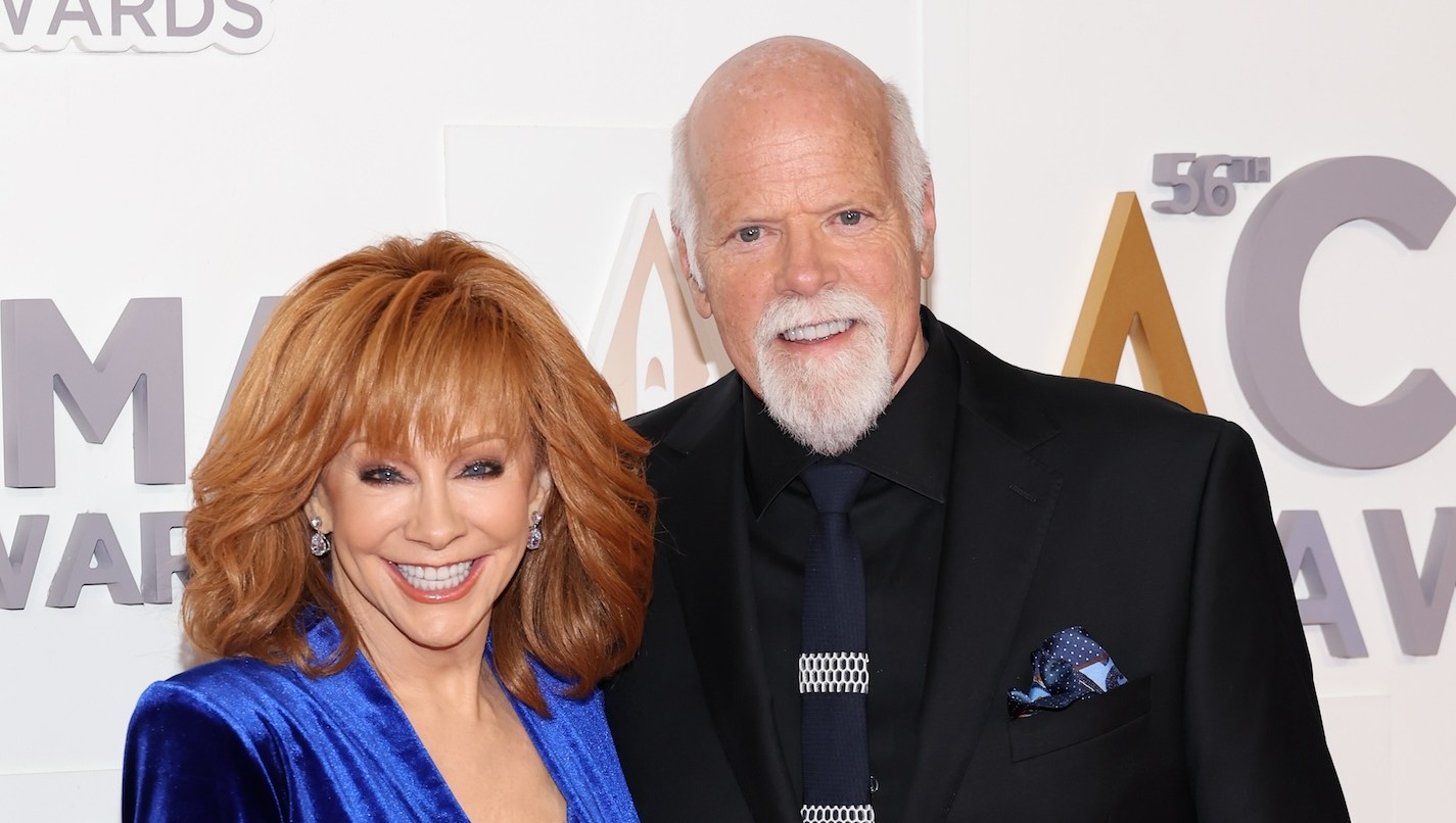 Reba McEntire and Rex Linn Are Skipping Thanksgiving for New Tradition 