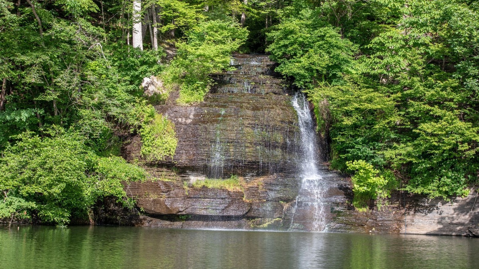 Mississippi's Underrated State Park Is An Adventure Lover's Paradise With Water Sports And A Secret Waterfall