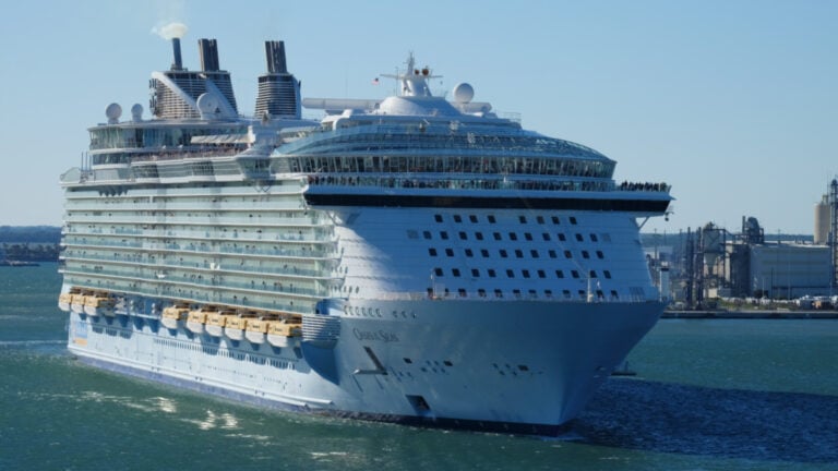 Royal Caribbean Extends Oasis of the Seas Halifax Stay After Weather Reroute