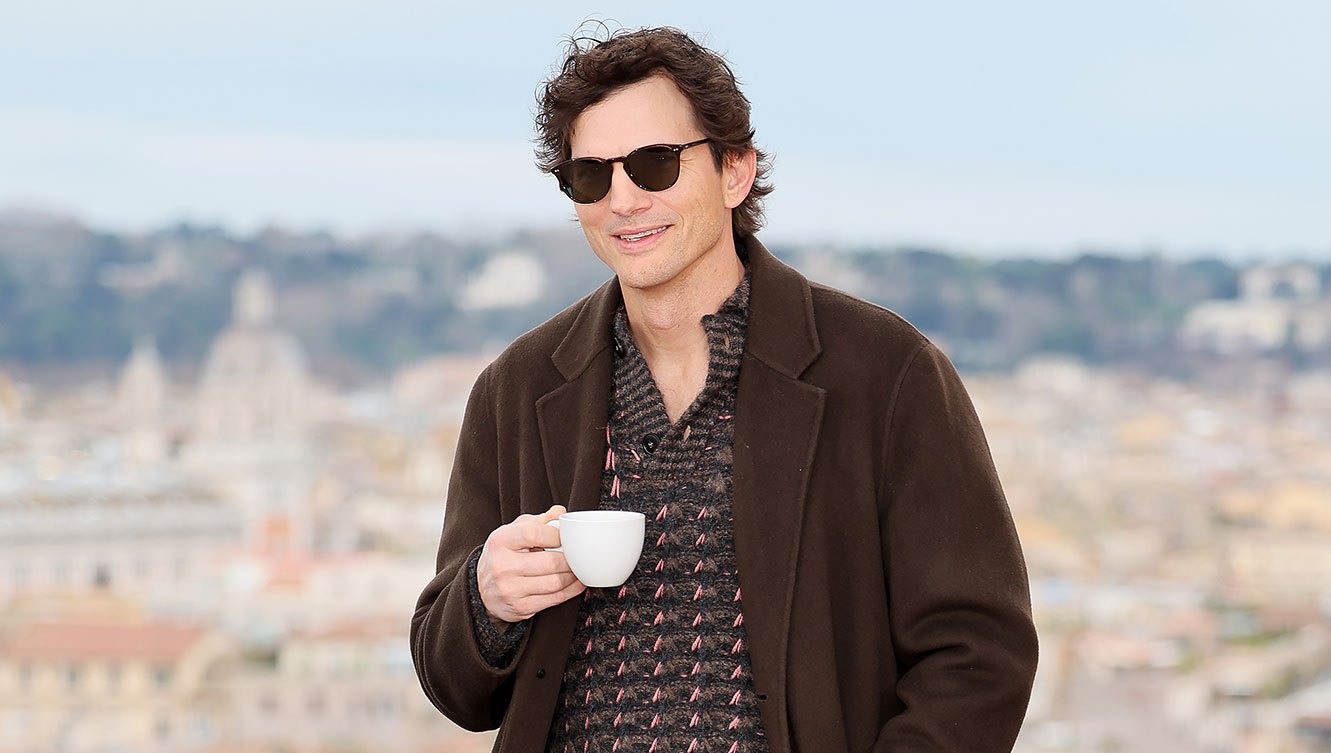 Ashton Kutcher, Rihanna, Ricky Martin and More!