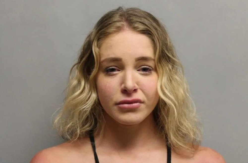 OnlyFans Model's Defense Has Inspected Murder Weapons Ahead of Trial