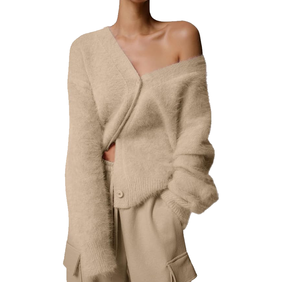 Cameron Diaz’s Fuzzy Cardigan Is the Ultimate Cozy Spring Staple