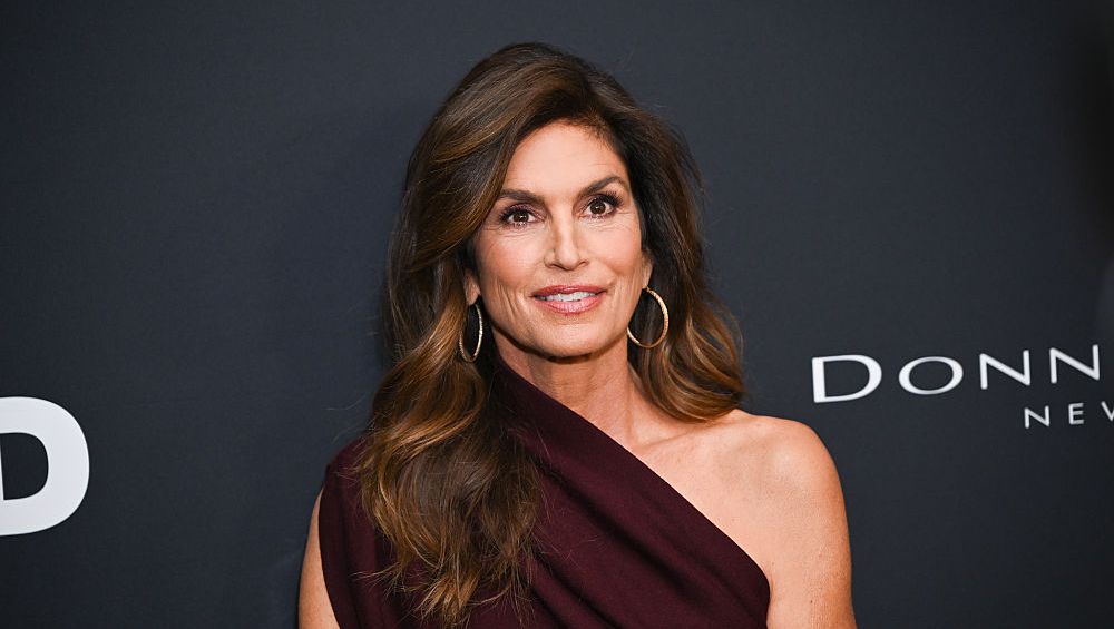 Cindy Crawford's Loose, Luxe-Looking Blouse Style Flatters Women Over 50