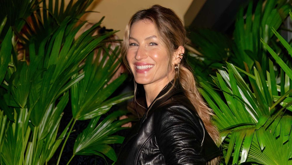 Gisele Bündchen's $3,500 Shoulder Bag Look Is Just $21 Today
