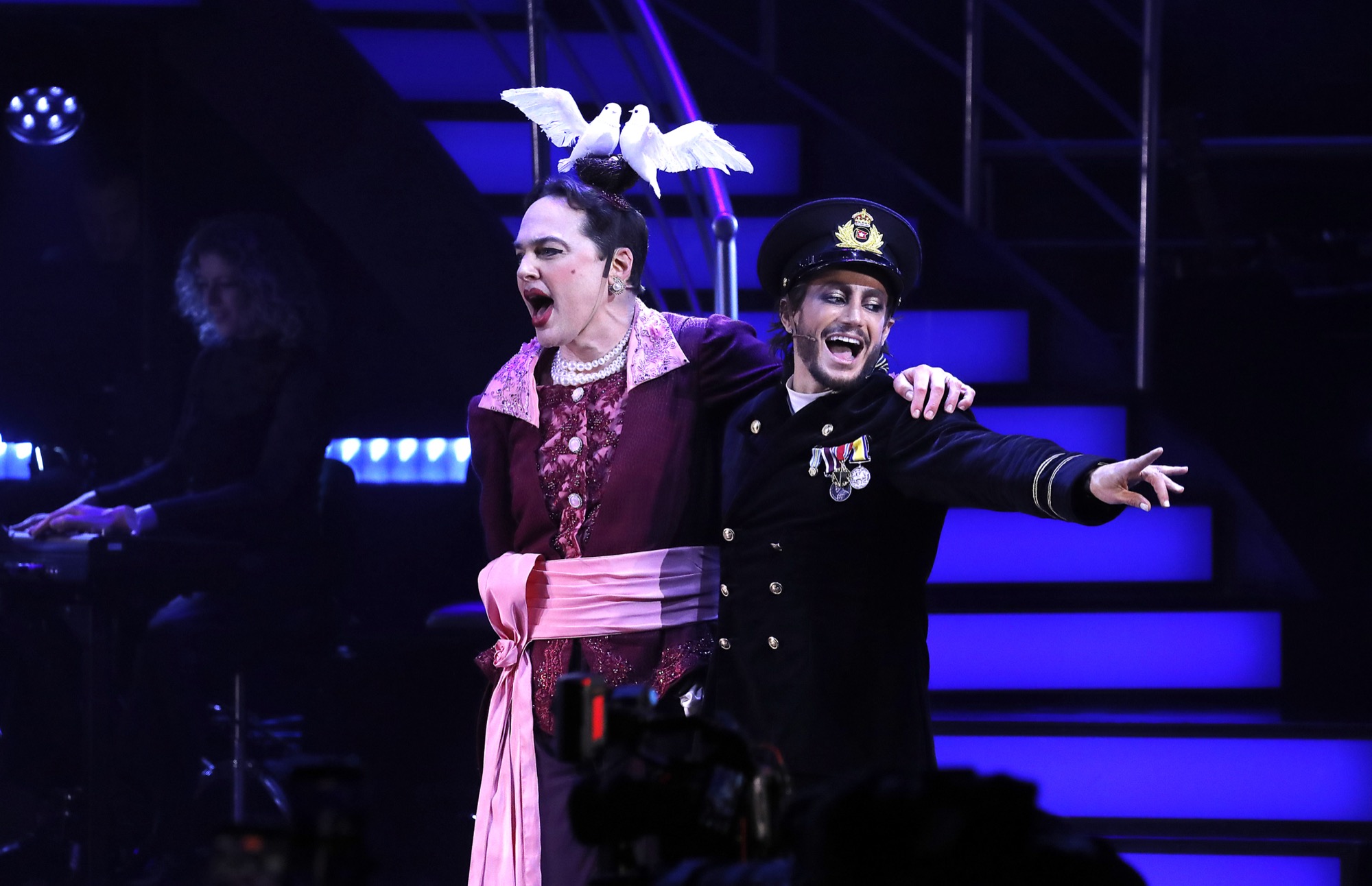 Frankie Grande Reveals How Sister Ariana Grande Is Helping Him on Broadway