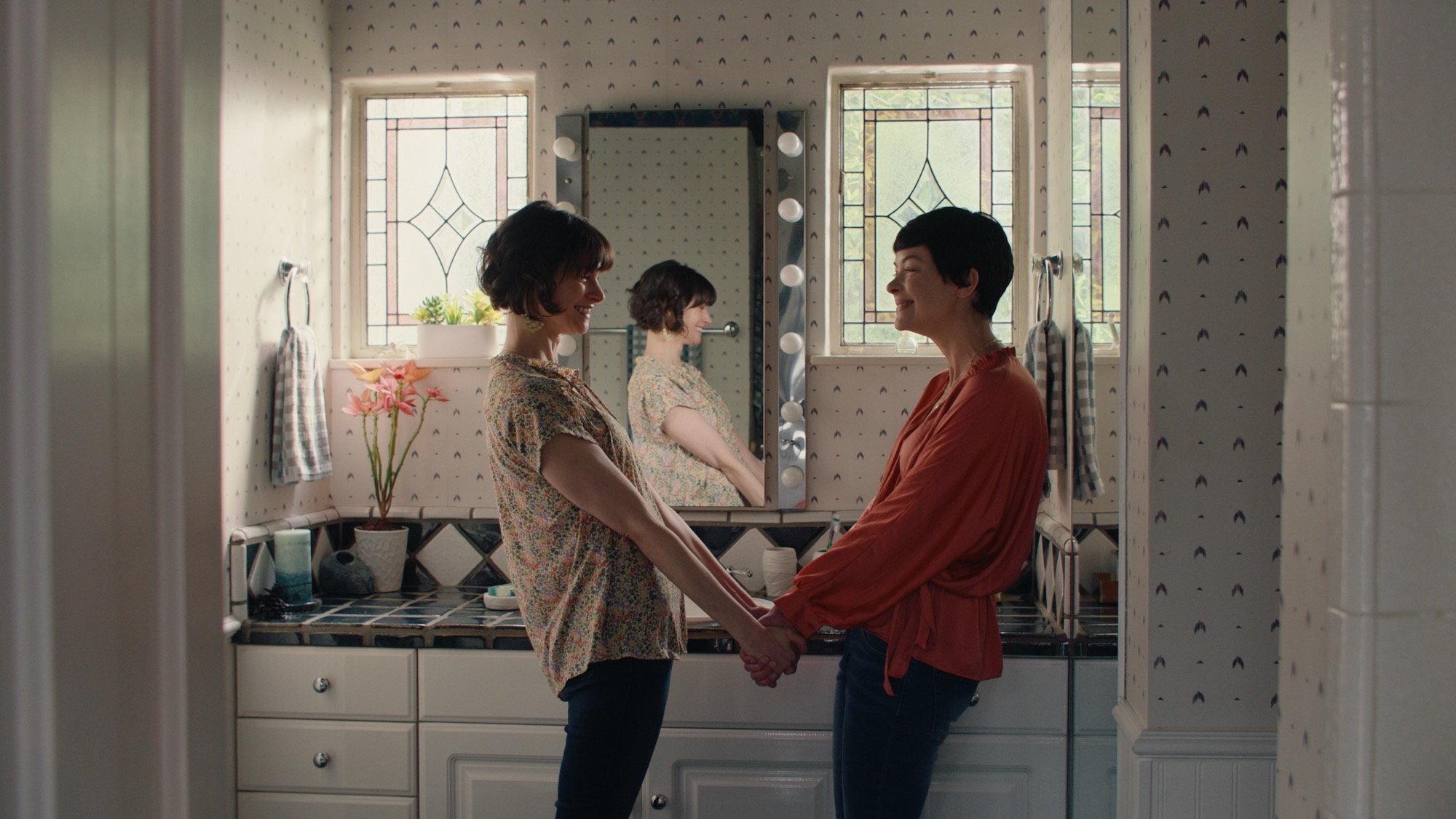 Jaime King Details 'Intense' Emotional Experience With Bald Cap in New Film