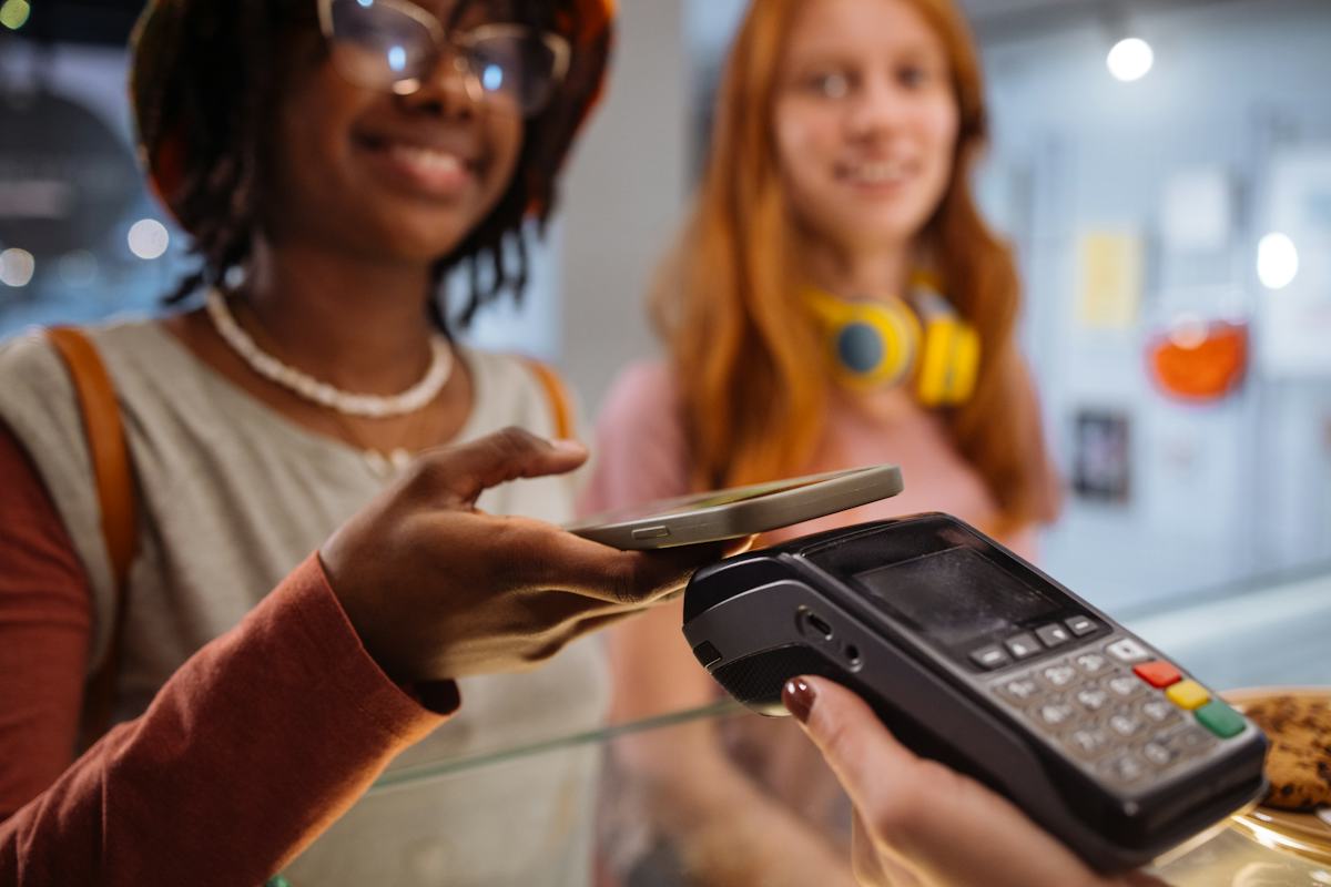 Our Kids Are Growing Up Without Ever Touching Cash &amp; It Shows