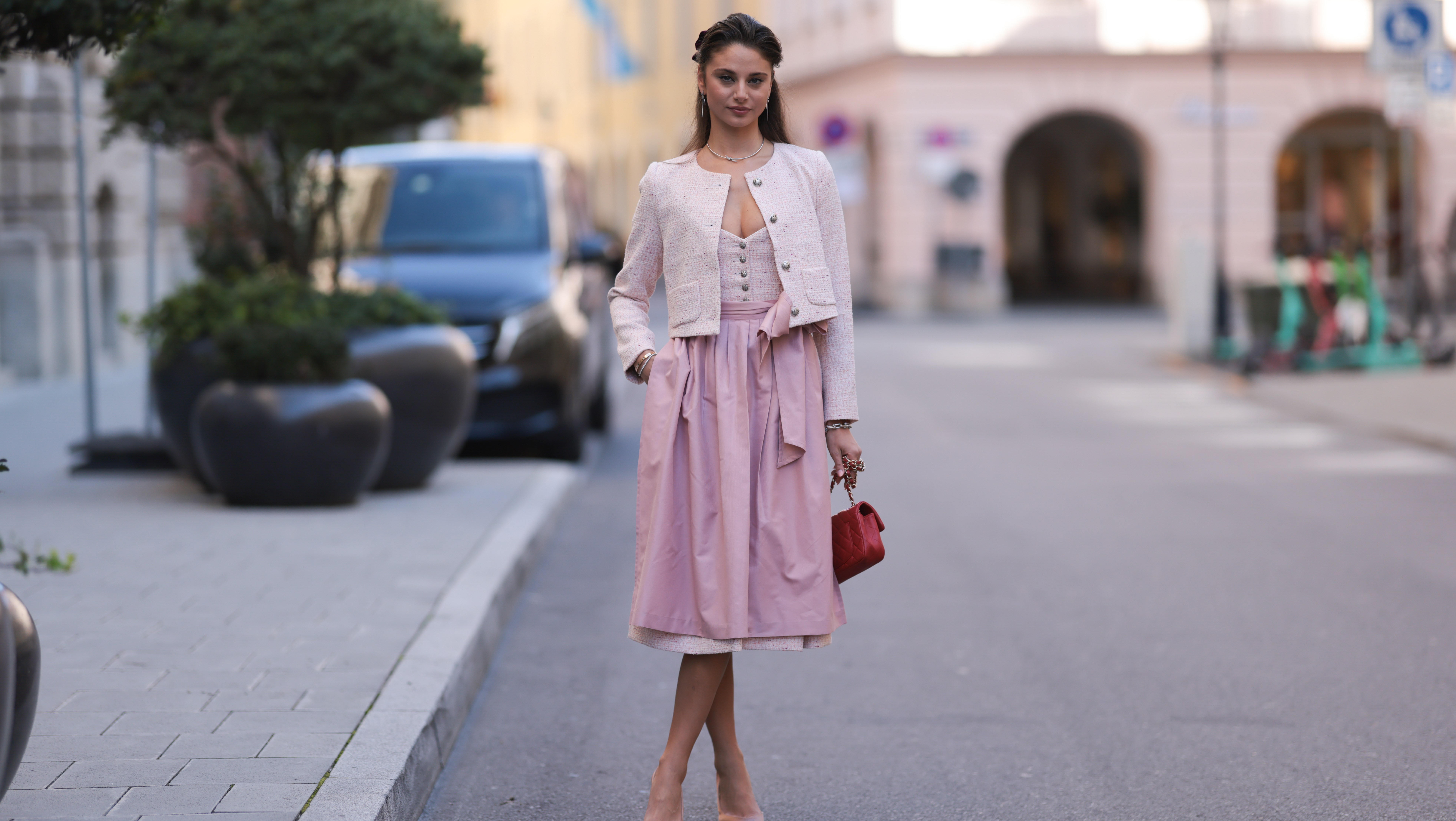 French Girls Are Obsessed With This Comfy Spring Style Over Jeans