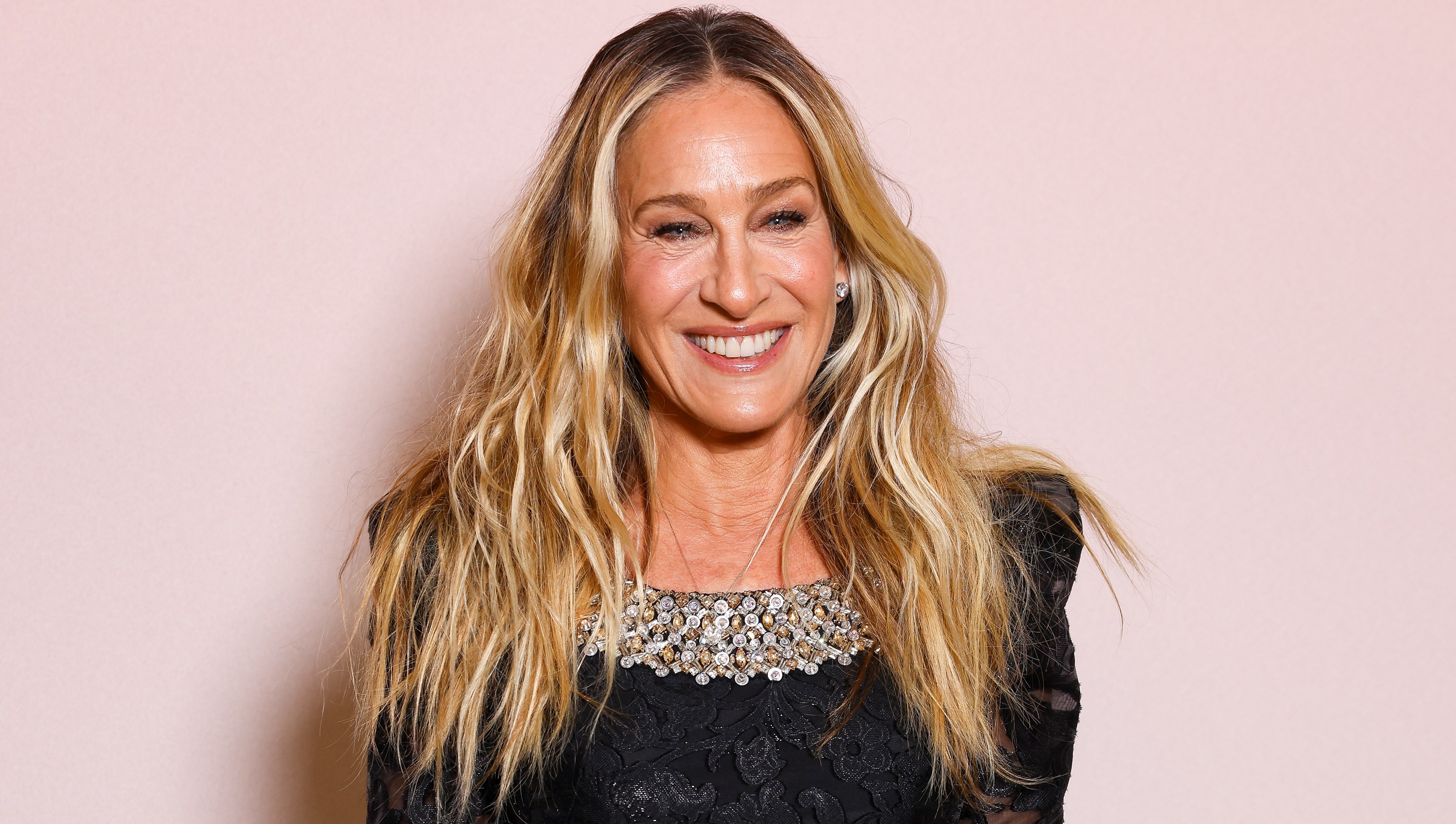 Sarah Jessica Parker's White Flip-Flops Are So Chic — Get the $16 Look