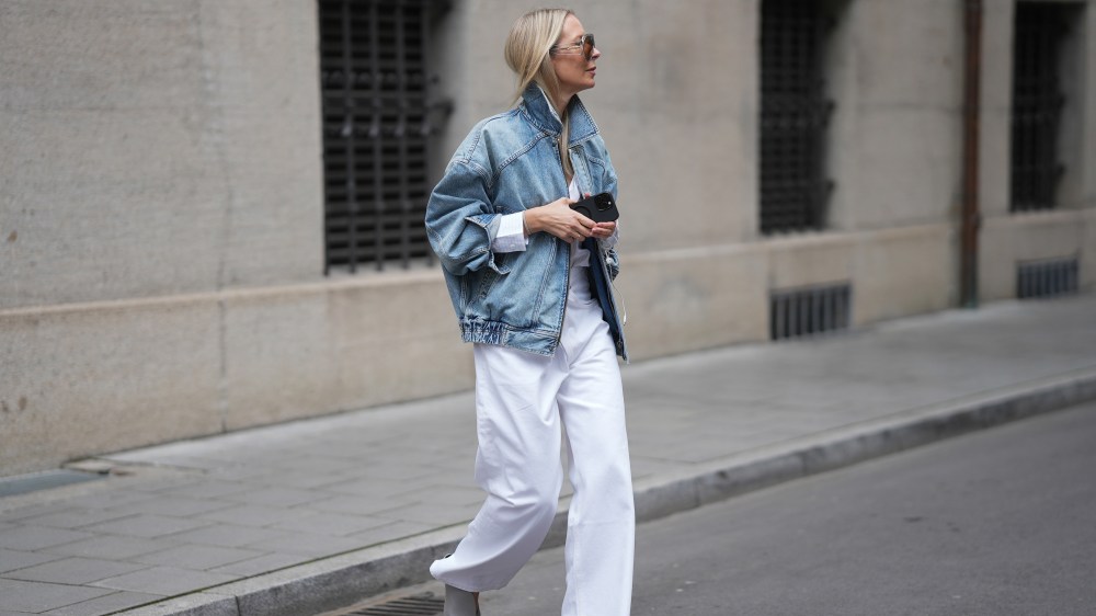 17 Relaxed Pairs of White Jeans That Are Perfectly on Trend for 2026