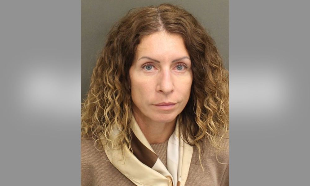 Florida Mom Arrested After Leaving Her 4 Kids Home Alone for Vegas Work Trip