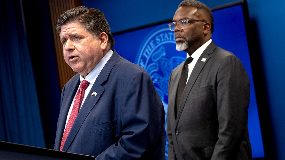 Trump says Chicago mayor, Illinois governor 'should be in jail for failing to protect' ICE officers