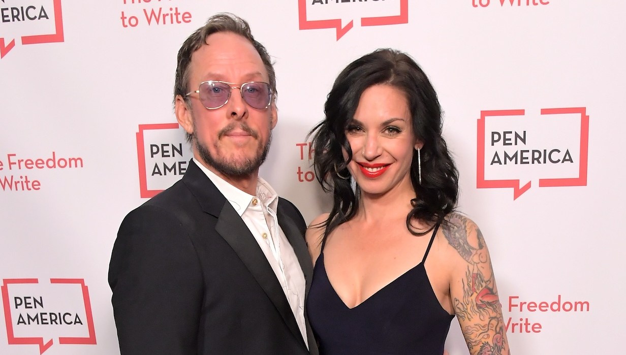 Weezer Bassist Scott Shriner’s Wife Jillian Lauren Files for Divorce