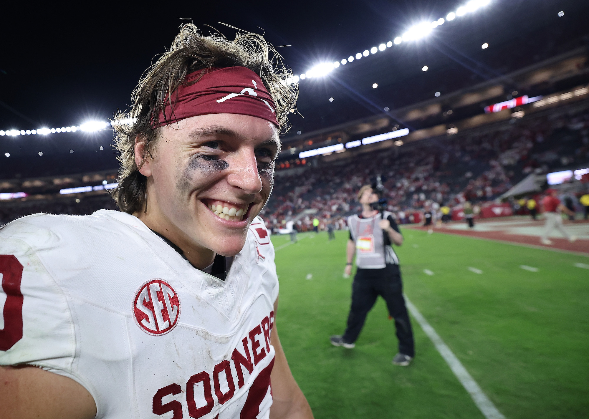 Who Is Oklahoma QB John Mateer? From His Sports Betting Scandal to His Faith