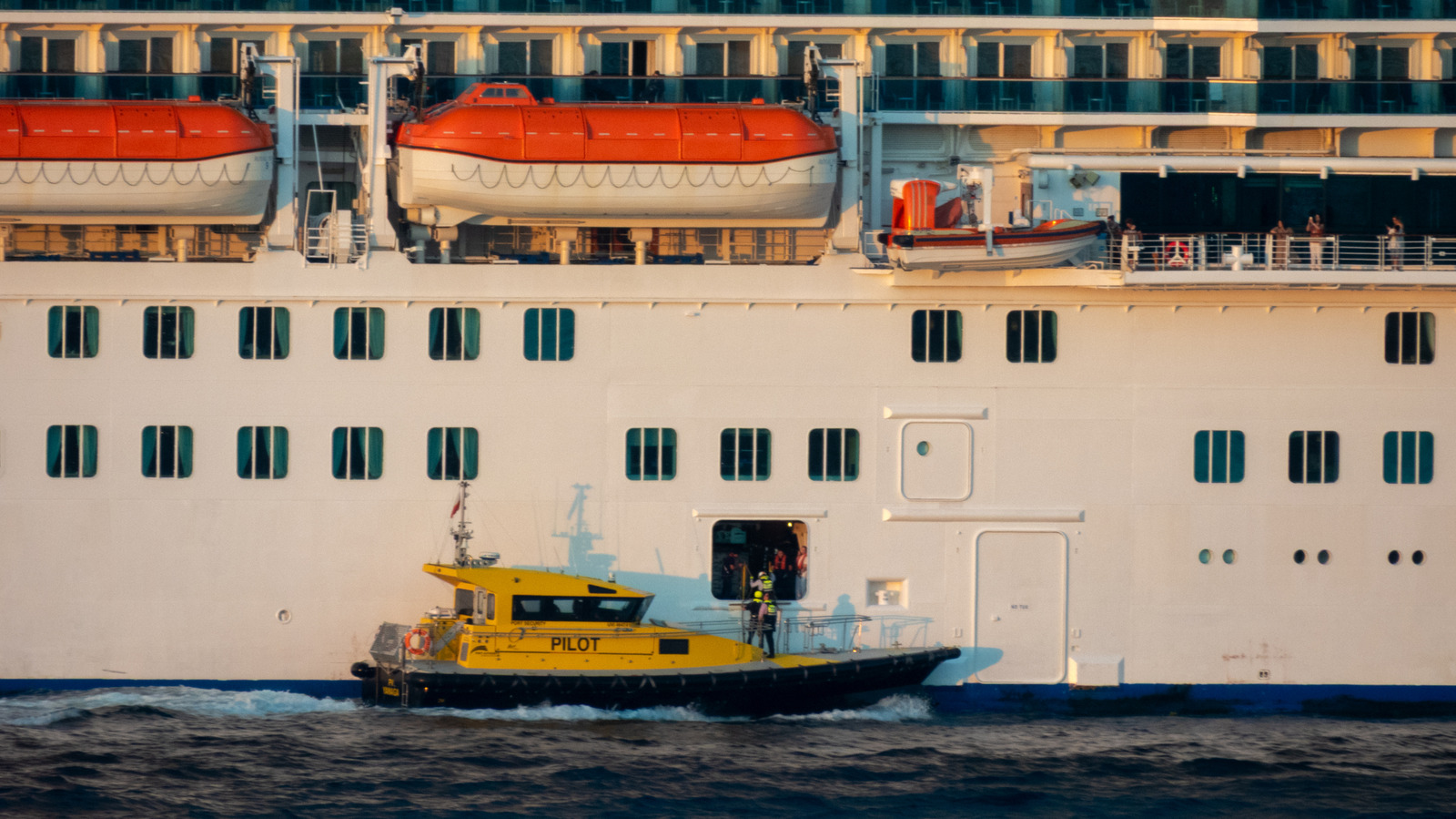 The Most Foul Cruise Passenger Habits That Will Make Everyone Want To Avoid You