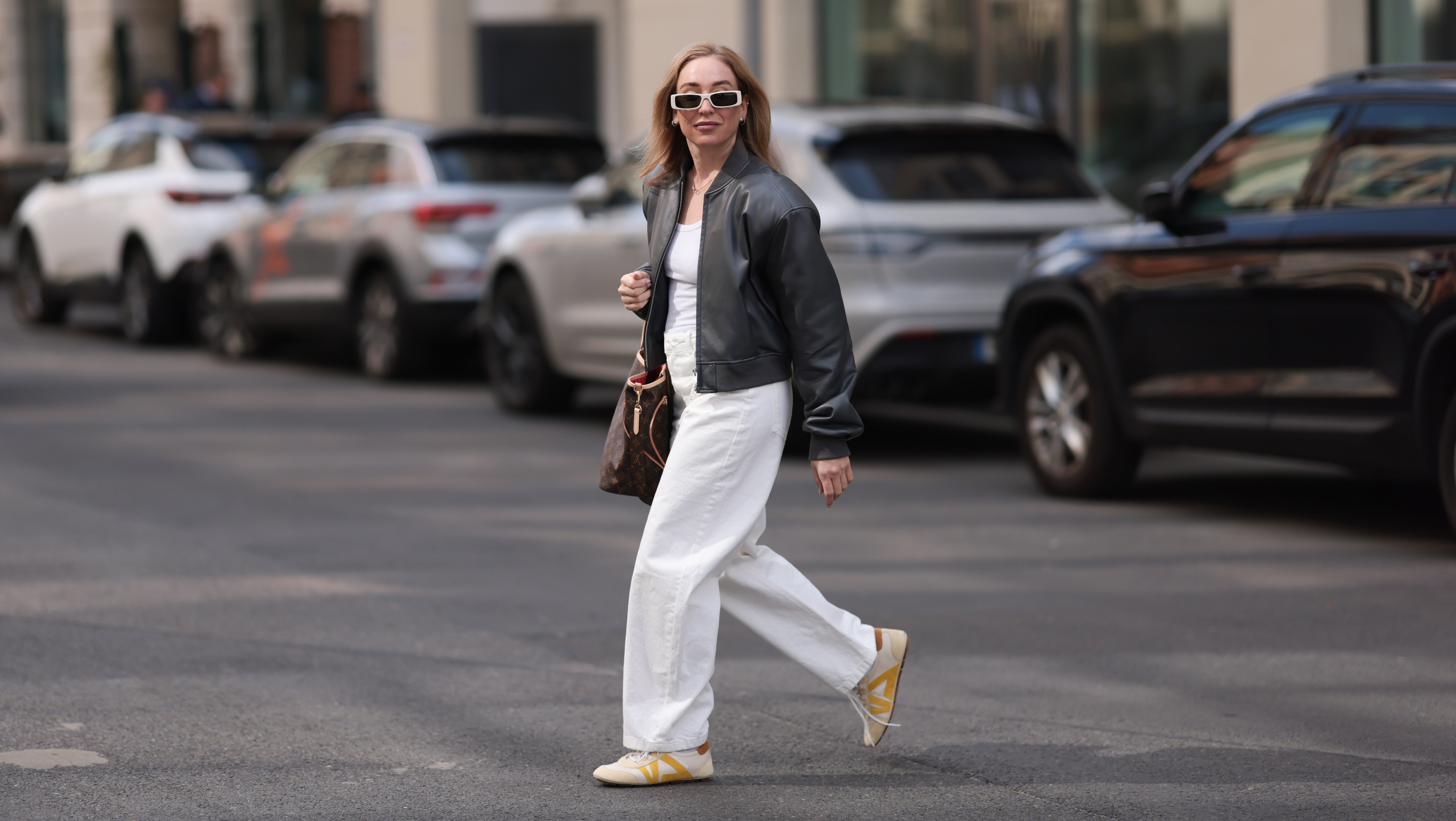 Reviewers Swear by These Rich Mom Sneakers for Long Walks and Travel Days