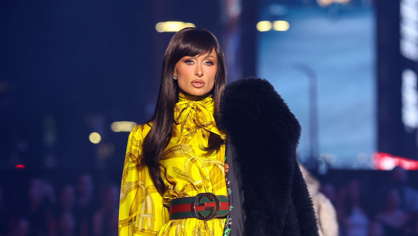 Paris Hilton Looks Unrecognizable With Brunette Bangs on Gucci Runway