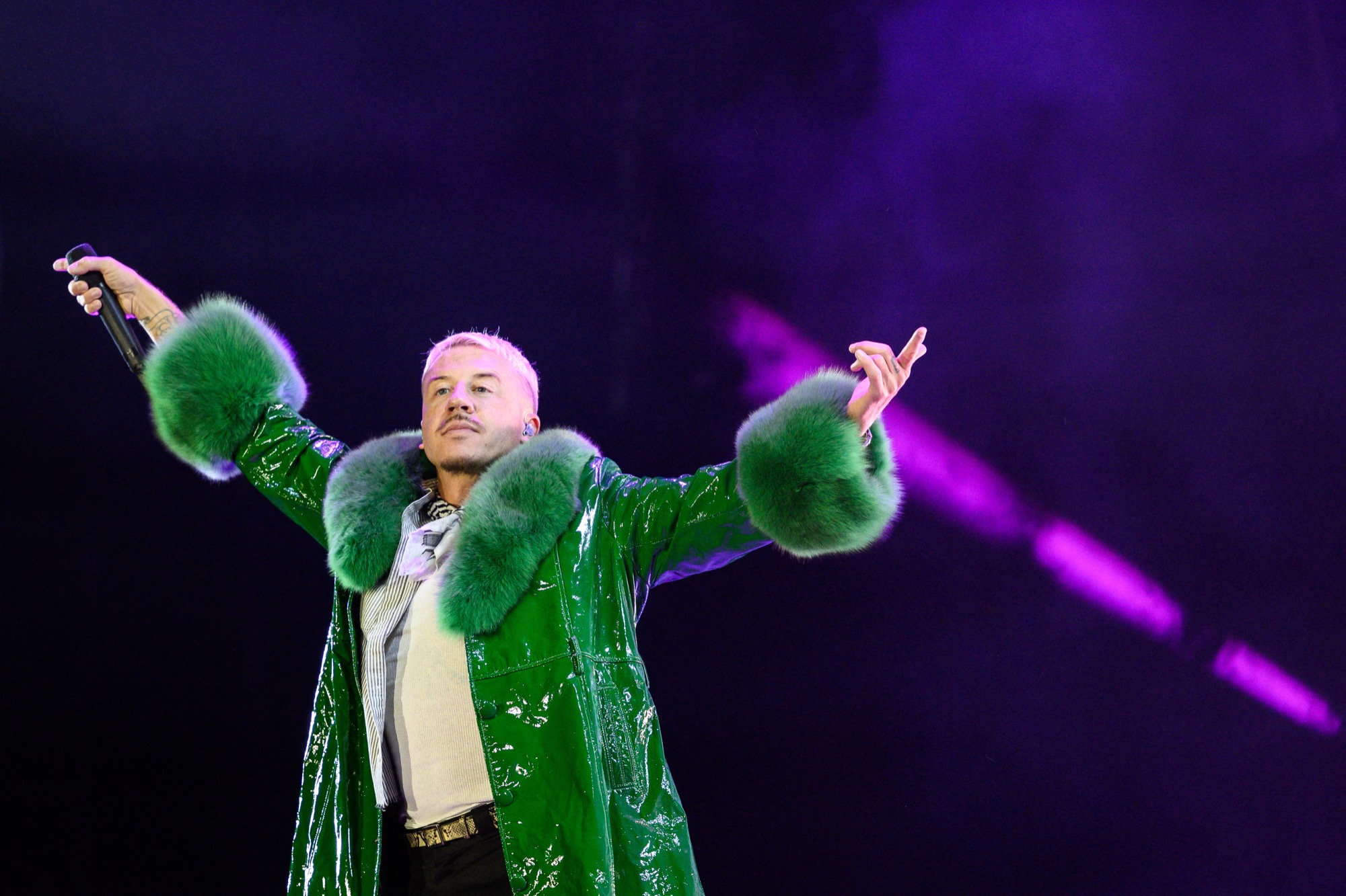 Robert Kraft Responds to Macklemore’s Public Challenge Amid Tour Controversy