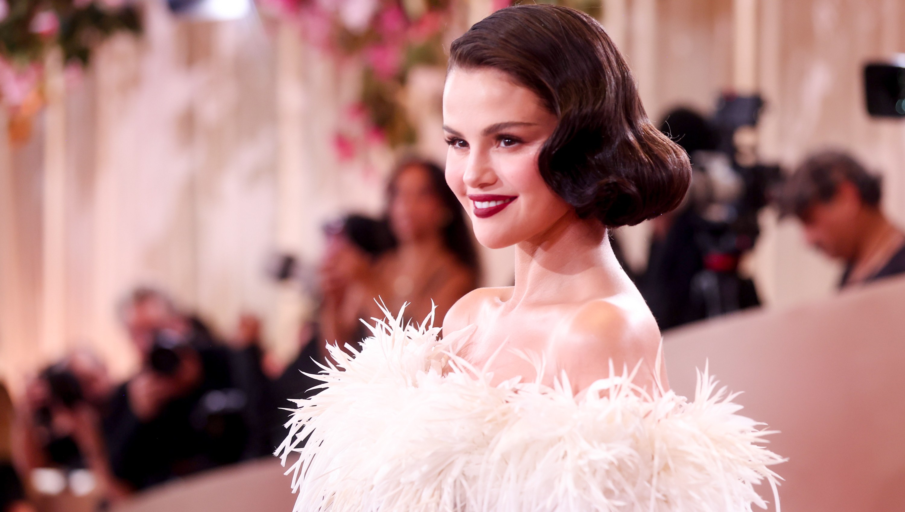 Selena Gomez Applied This $29 Skin-Perfecting Cream Before the Golden Globes