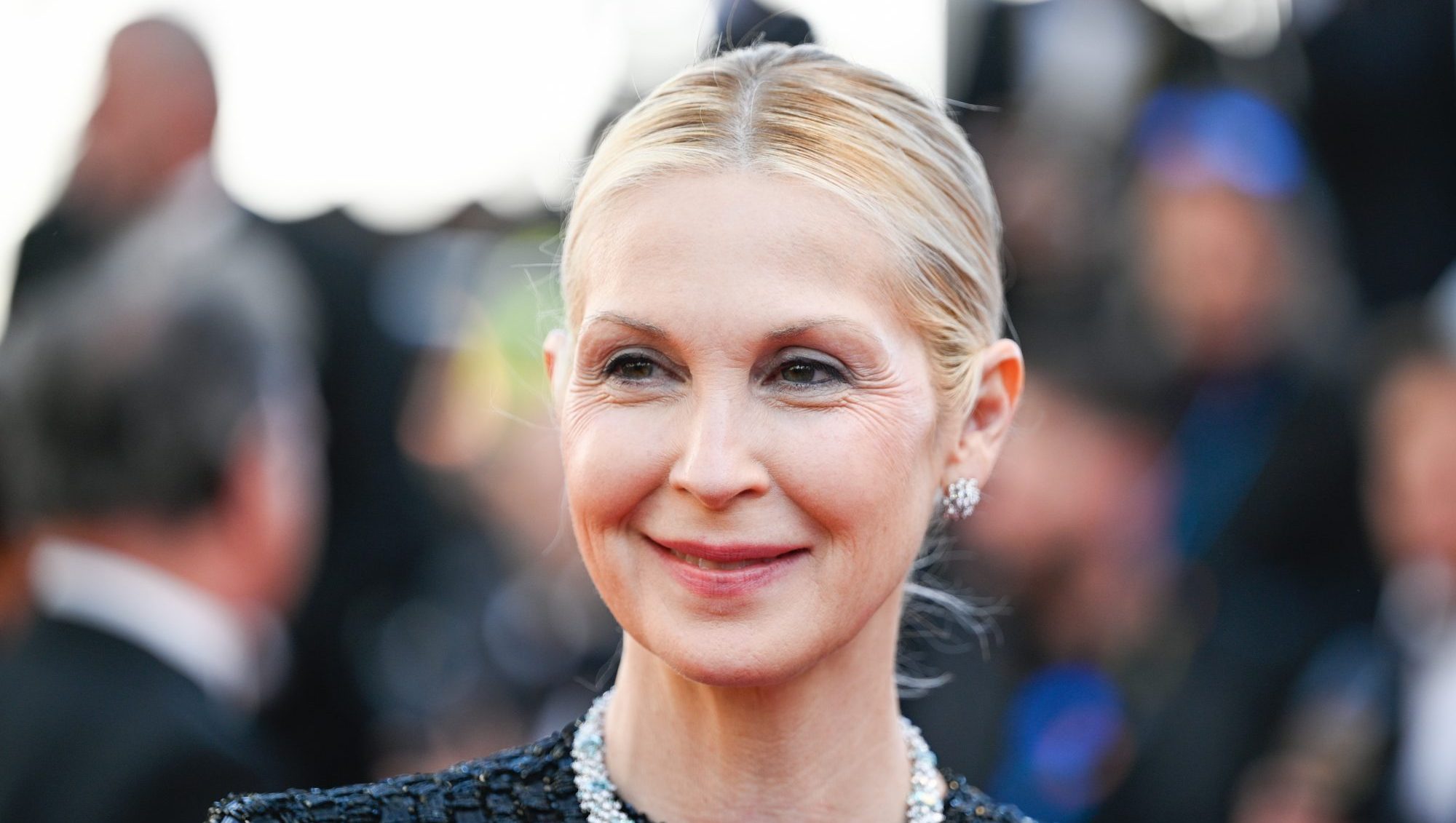Kelly Rutherford's Midi Dress Gives NYC Rich Mom Vibes — Steal the Look
