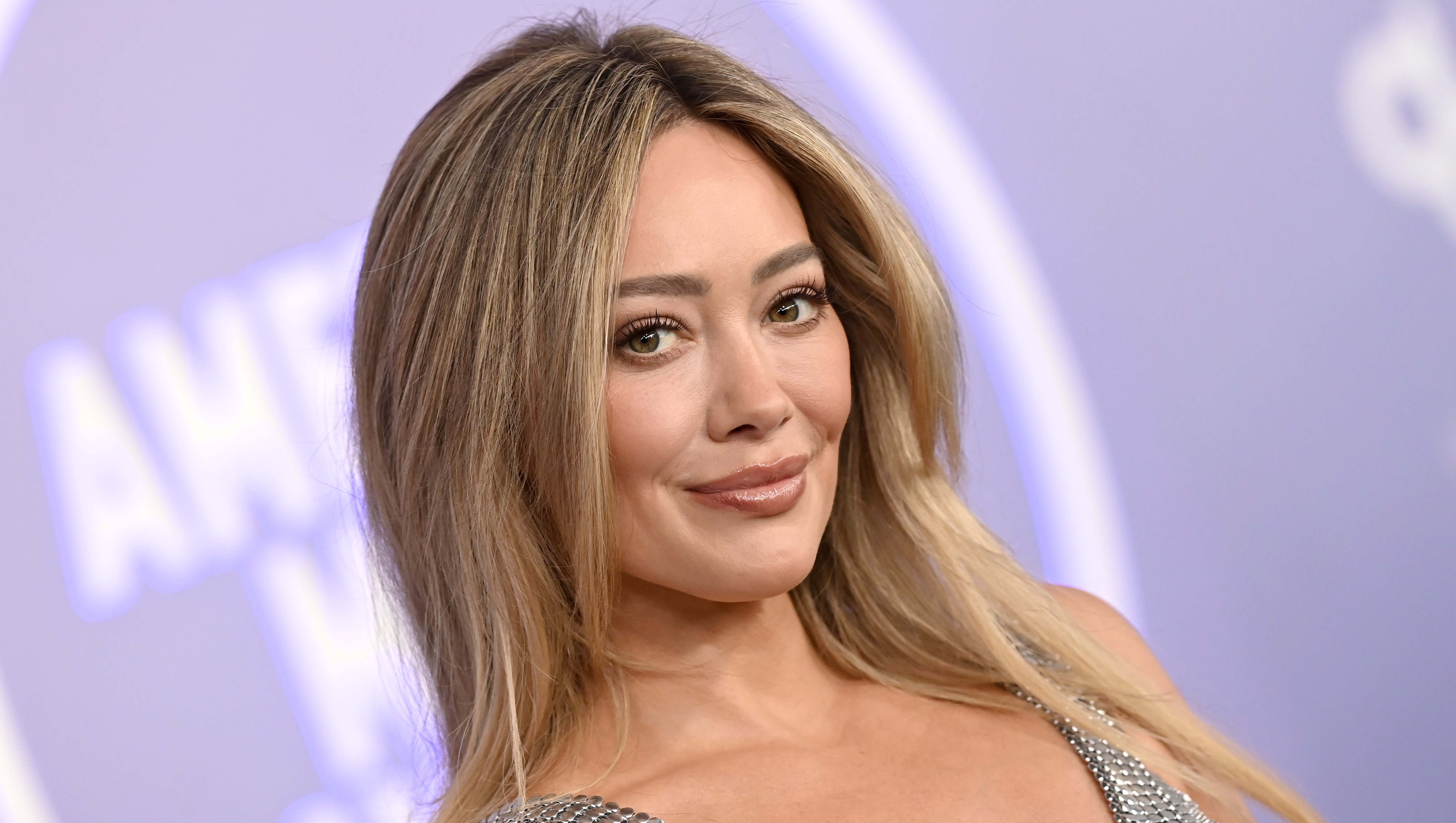 Hilary Duff's Pretty Fall Flats Have a $32 Amazon Lookalike