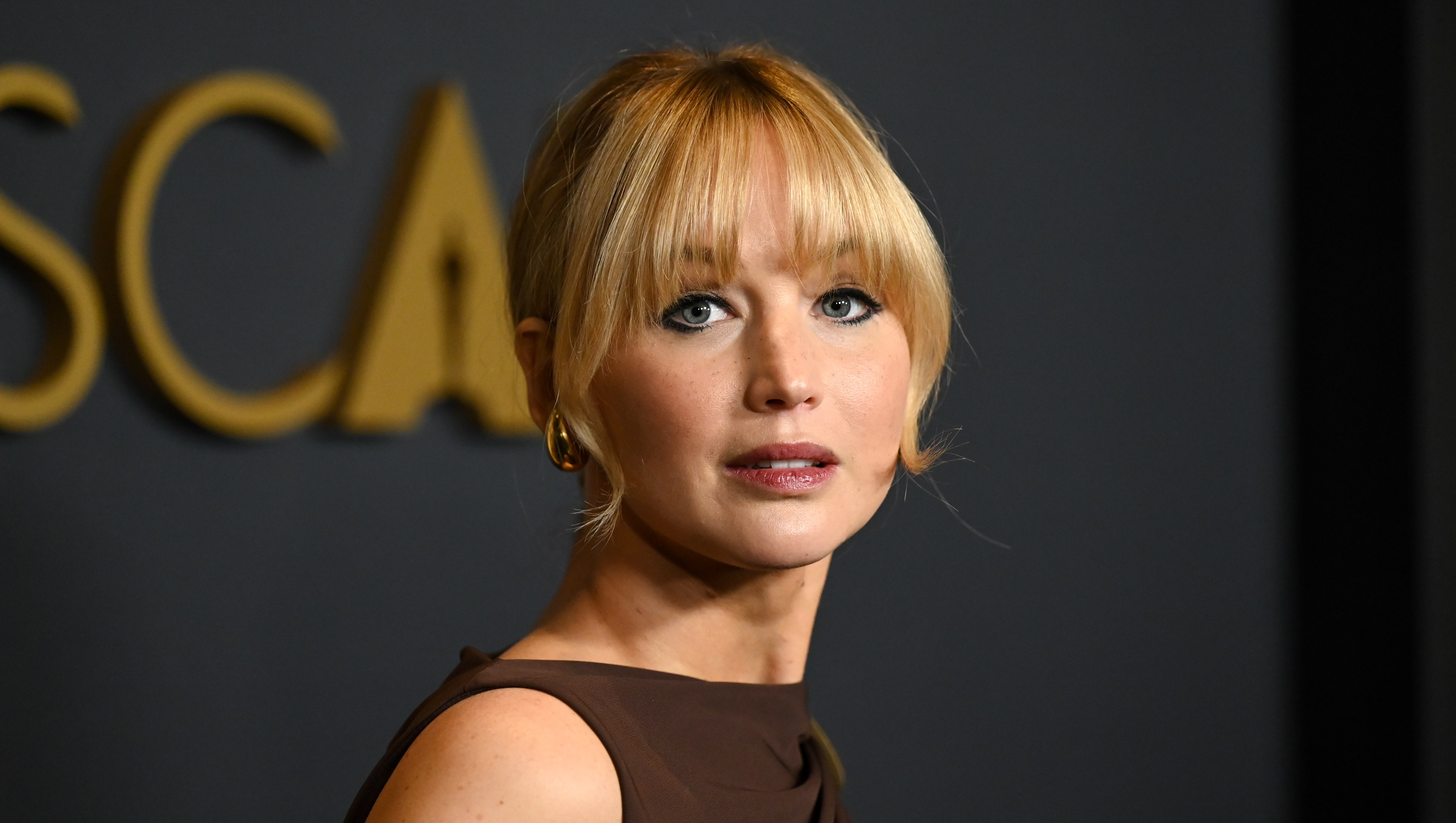 Psst! Jennifer Lawrence's Exact Cool-Girl Clogs Are on Amazon