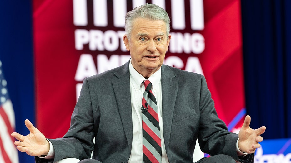 Trump-backed governor announces bid for third consecutive term