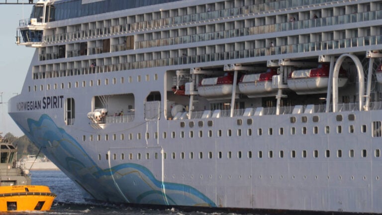 Two Norwegian Cruise Ships Left Waiting After Hurricane Closes Honolulu Port