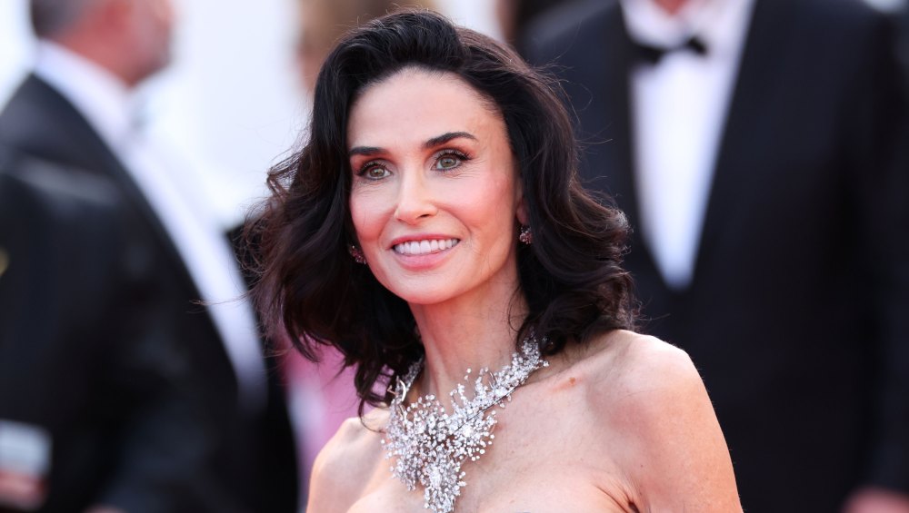 Found! This Anti-Frizz Hair Oil Is Demi Moore's 'Glass Hair' Secret