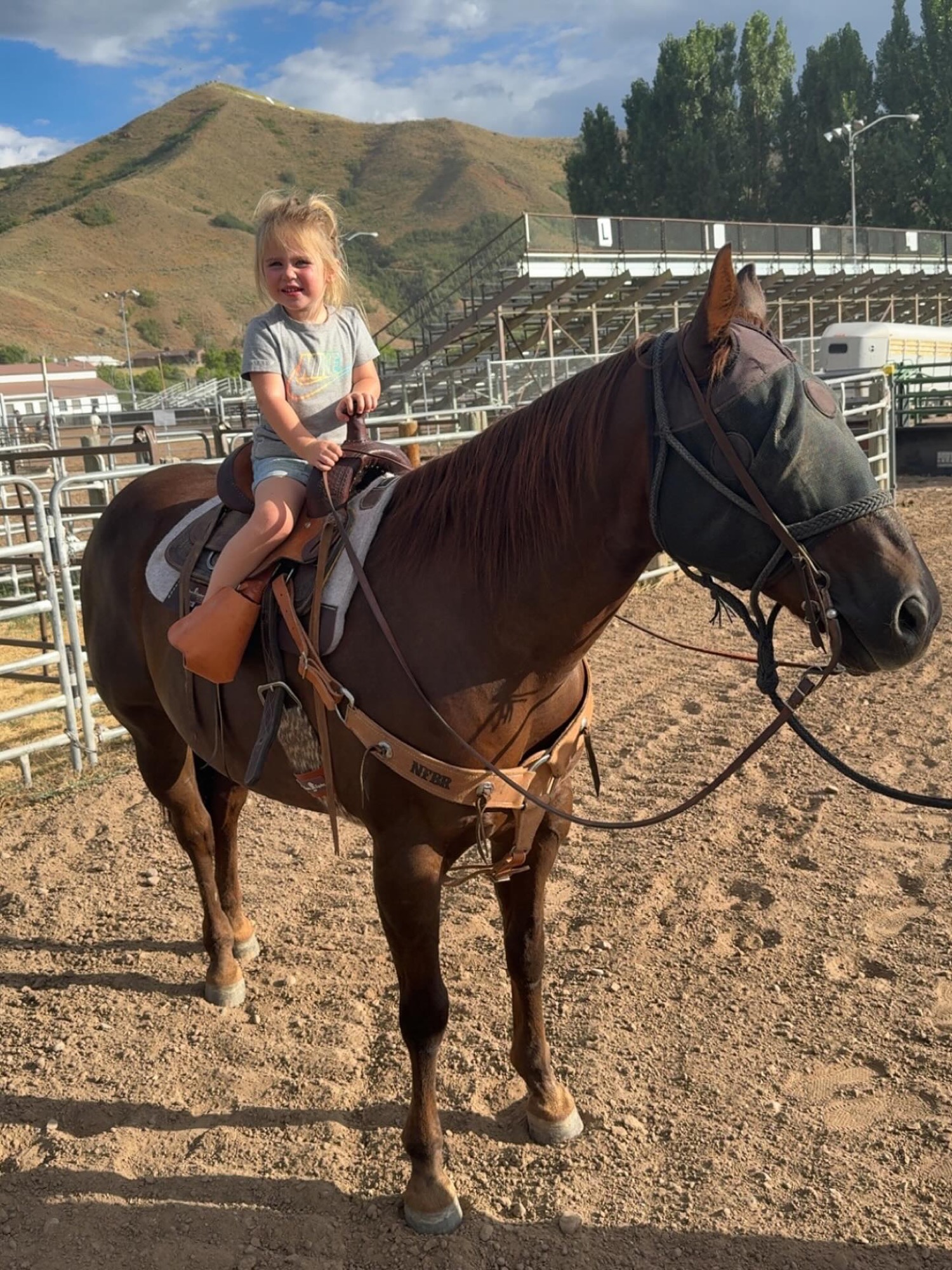 Rodeo Star Kelsie Domer’s 3-Year-Old Daughter Oaklynn Dies After Accident