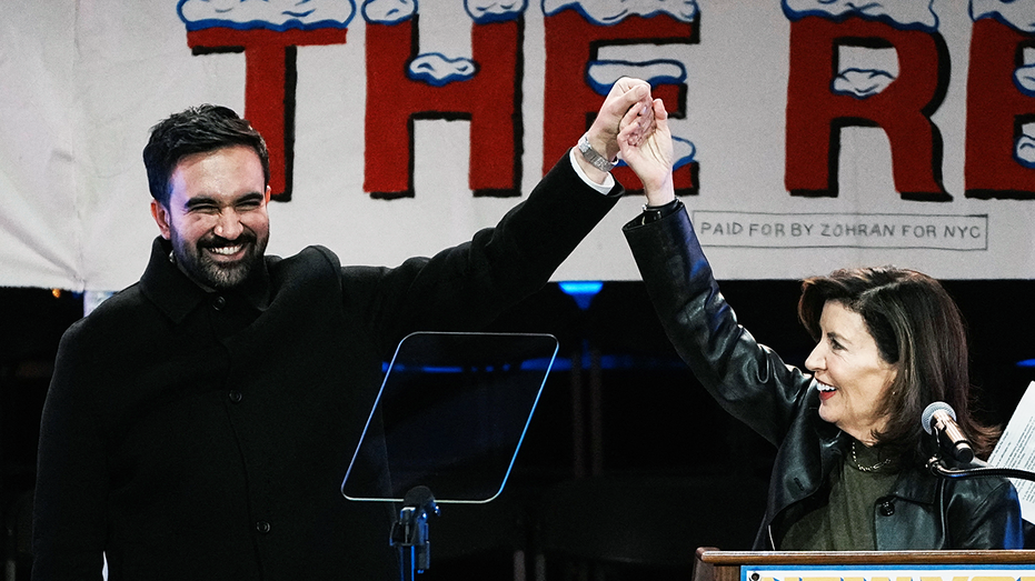 ‘Tax the rich!’: Mamdani steps in to defend Hochul after supporters heckle governor at NYC rally