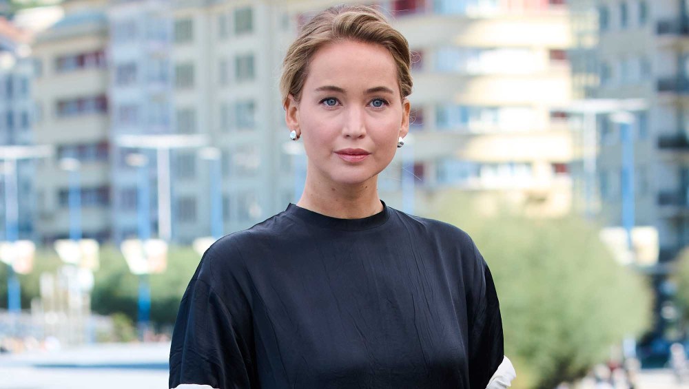 Recreate Jennifer Lawrence's $1,250 Sweater Outfit for Just $20