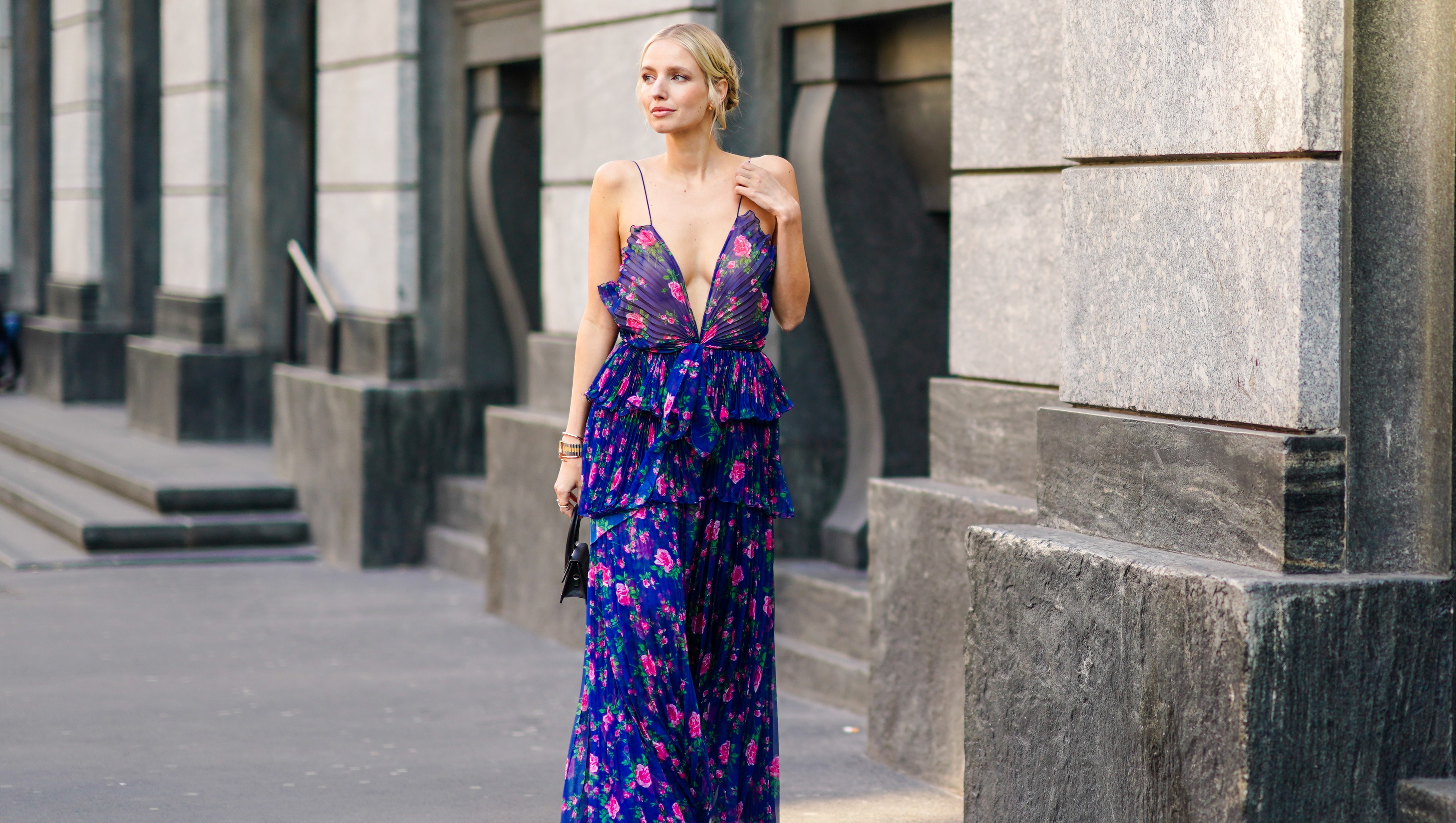 These 19 Universally-Flattering Fall Wedding Guest Dresses Seriously Look Expensive