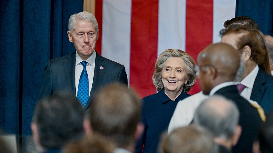 'Squad' Dems join GOP to advance contempt resolutions against Clintons in Epstein probe