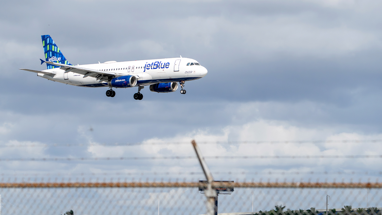 JetBlue resumes operations after brief nationwide FAA ground stop