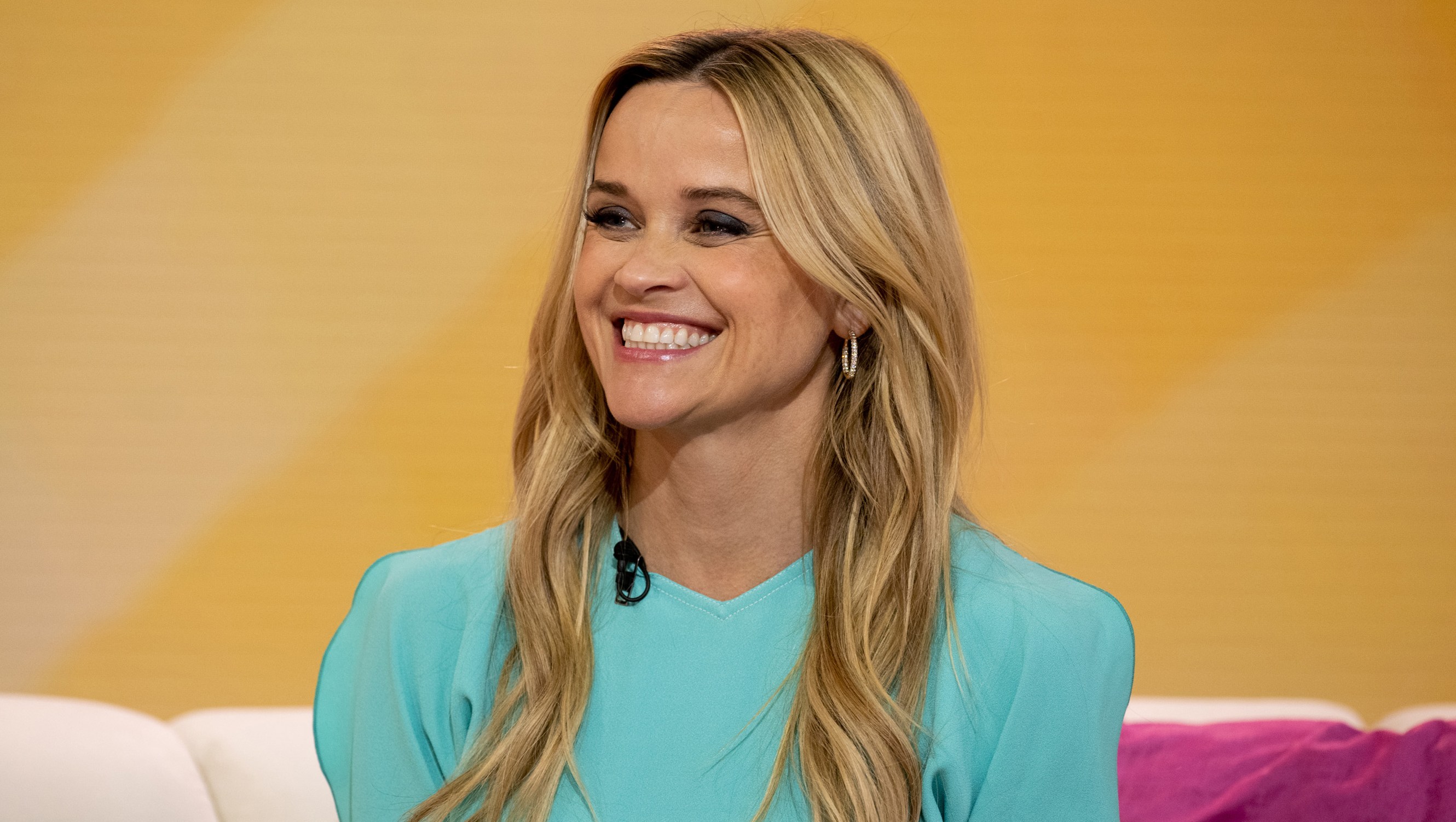 Reese Witherspoon's Puff-Sleeve Blouse Style Secretly Slims Arms