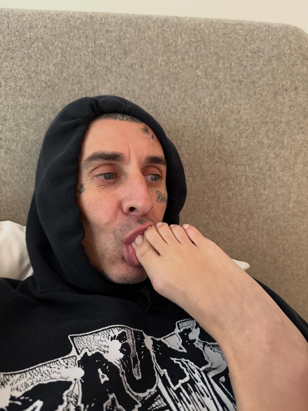 Travis Barker Sucks on Wife Kourtney Kardashian's Toes in Birthday Tribute
