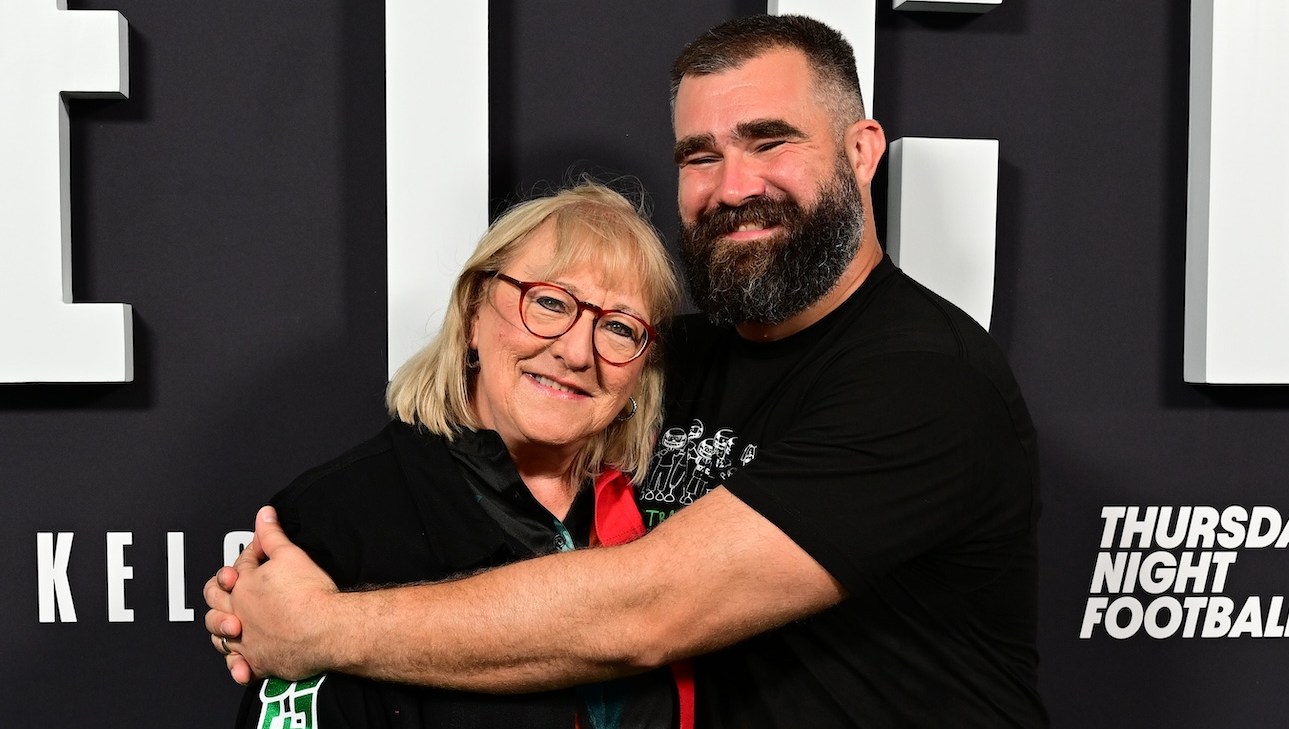 Jason Kelce Reacts to Viral Story About Mom Donna Kelce Renovating Her Home