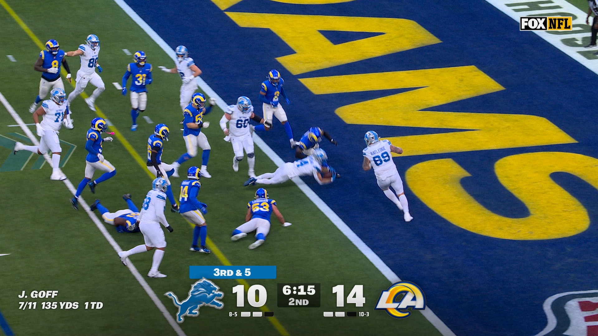 Jared Goff finds Amon-Ra St. Brown for his second TD, giving Lions a 17-14 lead over Rams | NFL Highlights