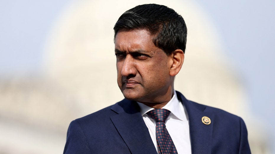 2028 Dem hopeful's longtime ally exposed for deep ties to CCP officials: 'Good friends'