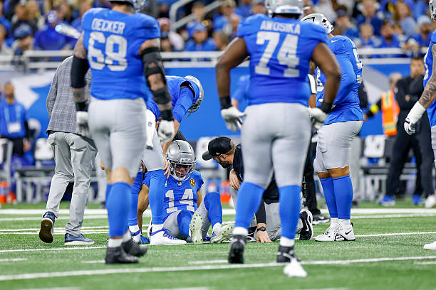 Lions vs. Cowboys Prediction, Odds, Picks for Thursday Night Football