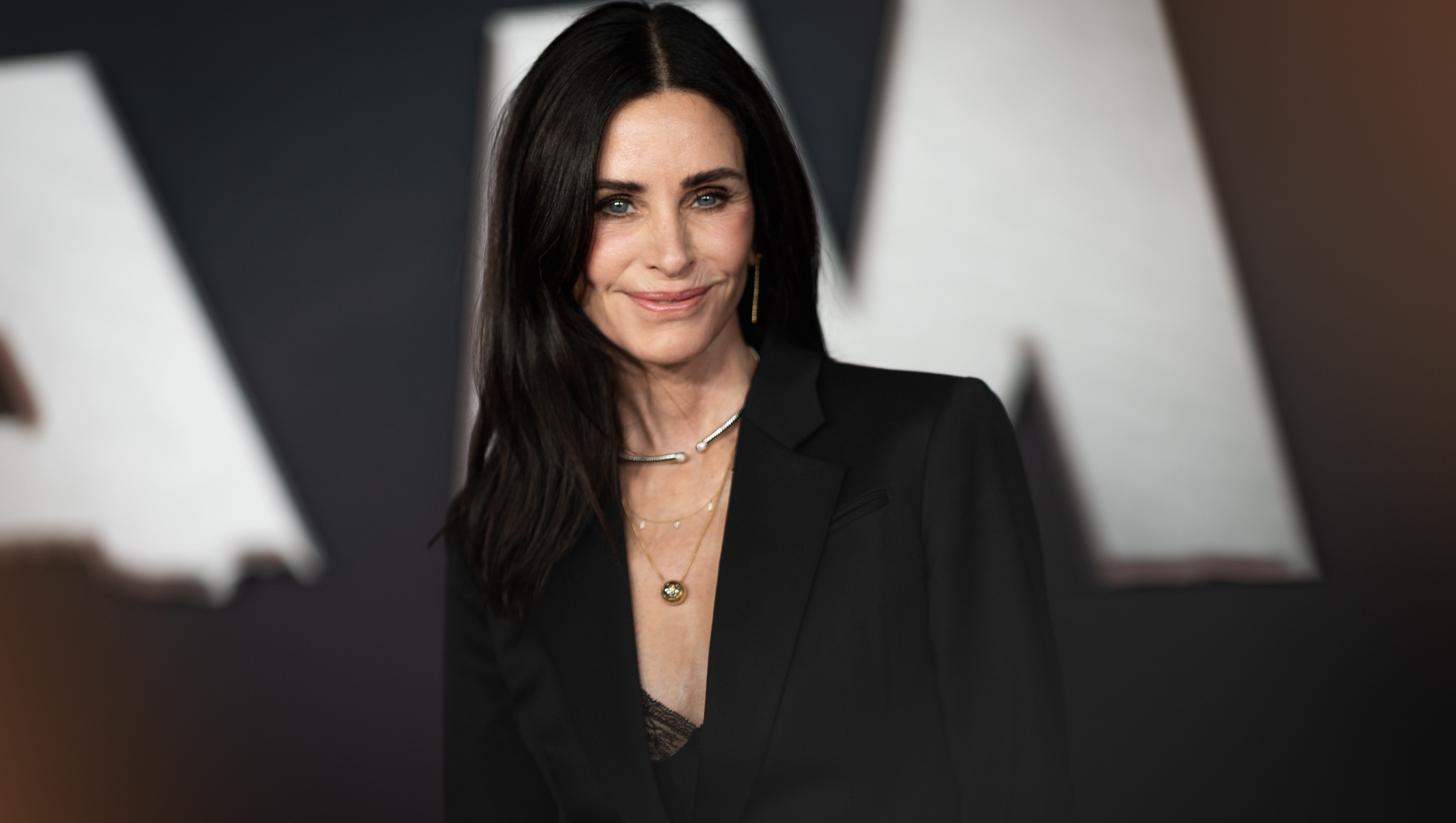 Courteney Cox Applies This 'Moisturizing' Concealer 'Everywhere'