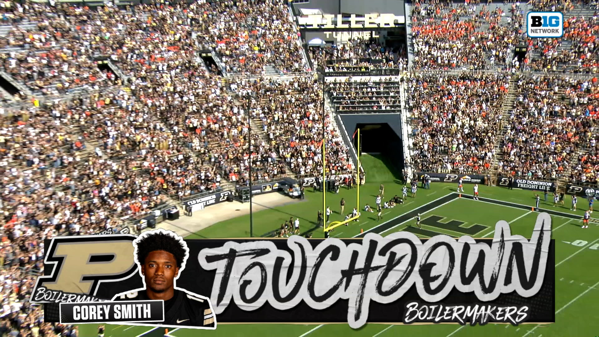 Ryan Browne throws amazing 60-yd TD to Corey Smith, closing gap against Illinois