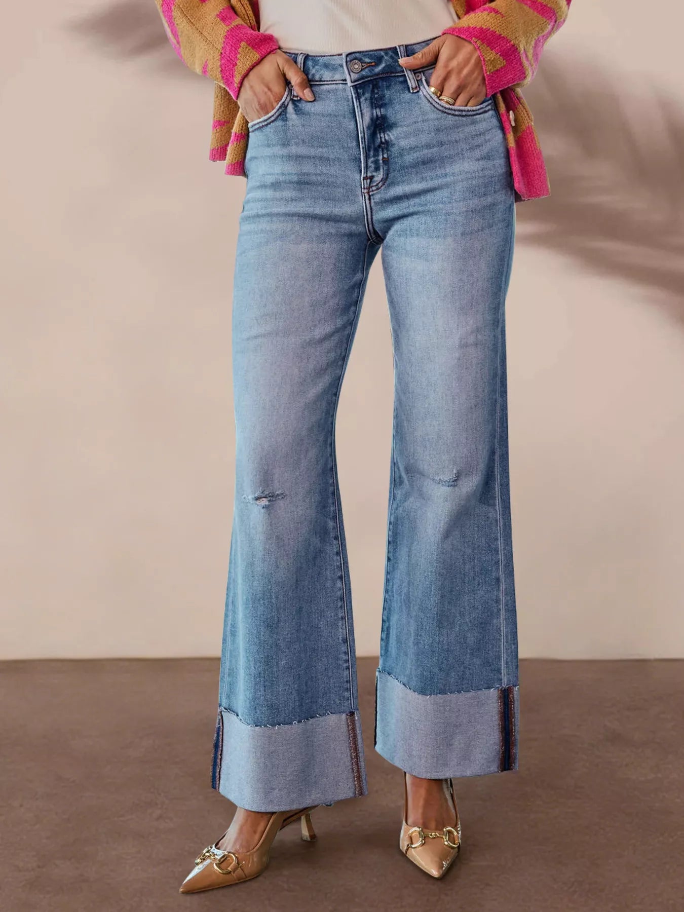 Anne Hathaway's Loose Jeans Have a Cool-Girl Twist — and I'm Sold