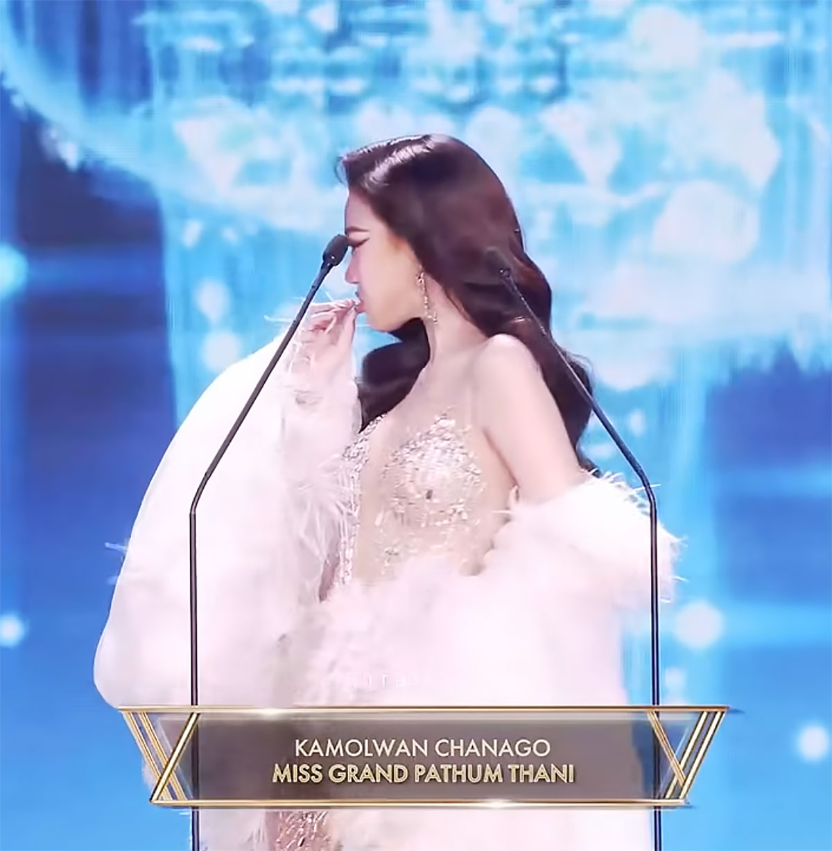 Miss Thailand Contestant's Teeth Fall Out During Live Broadcast